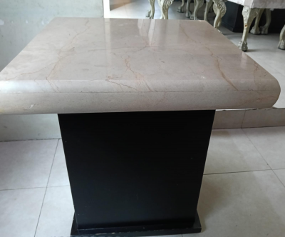 Comedor con 8 sillas, Mesa Centro, 2Mesas laterales