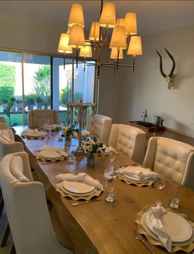 Comedor con 8 sillas