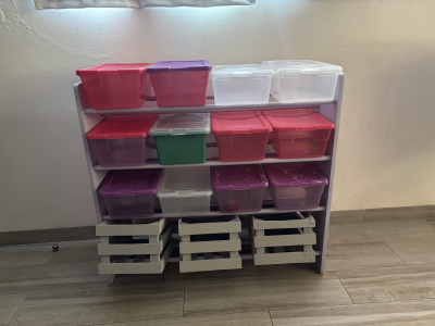 Zapatero y/u organizador con 4 filas y 12 cajas de plástico  