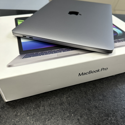 MacBook Pro 2020.Touch Bar.Touch Id.M1.16gb.512gb