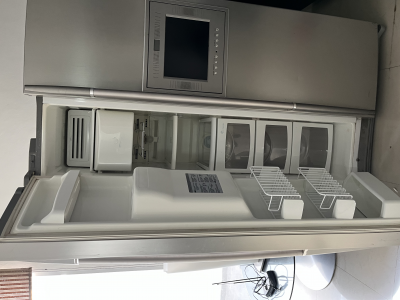 Refrigerador LG con televisor usado