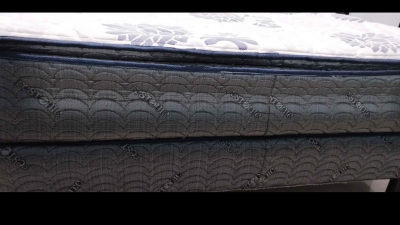 Colchón y cama matrimonial Restonic