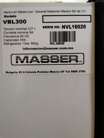 Refrigerador vertical MASSER puerta cristalina