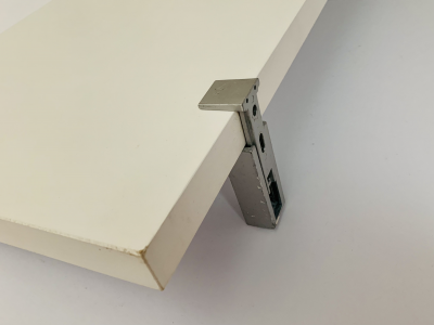 Repisas blanca de melamina de 30 x 80 cm x 2.5 cm, con 4 juegos (8 pzas) de soportes para repisa Eliot Dolle de 7.3 cm x 3.3 cm de ancho x 7.3 cm x 6.6 cm, color gris mate.