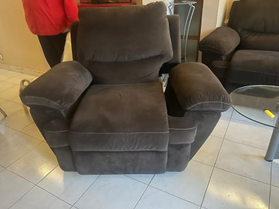 SALA  DE 3 PIEZAS COLOR CHOCOLATE - Usado