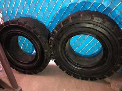 dos LLANTAS PARA MONTACARGAS, SOLIDEAL 300-15