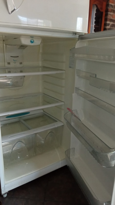 Refrigerador Mabe Blanco – Espacio, Frescura y Tecnología USADO