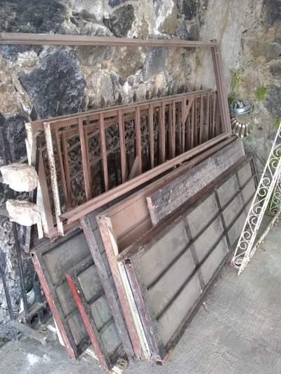 PUERTAS METALICAS Y BARANDALES