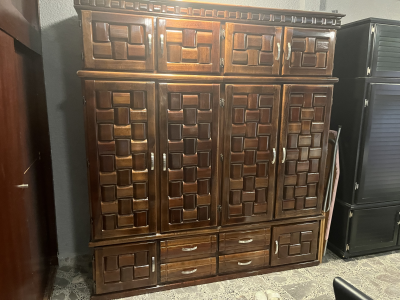 Clóset de Madera Barnizado