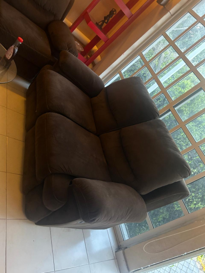 SALA  DE 3 PIEZAS COLOR CHOCOLATE - Usado