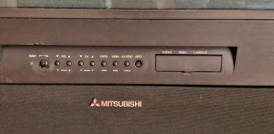 Televisión 50 pulgadas Mitsubichi de proyección usada