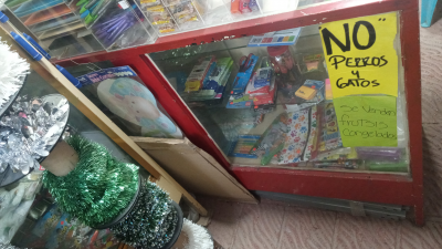 Papelería con mobiliario (venta no traspaso)