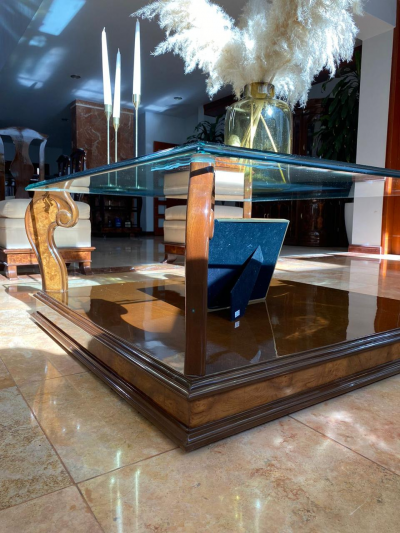 vendo sala, comedor, cristalero, bufetero, recamara y un espejo 