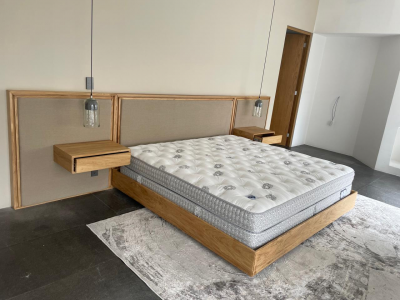 Cama King Size con base, cabecera y 2 buros