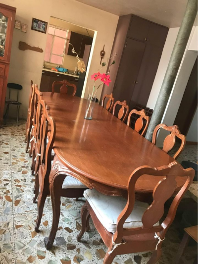 Comedor 10 plazas de madera y Trinchador