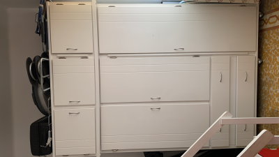 Ropero blanco grande con espejo con seguridad