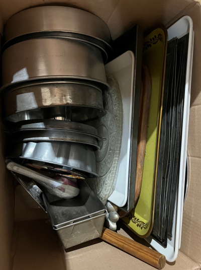 Lote de moldes y charolas para hornear