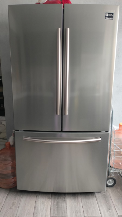 Refrigerador Samsung con fábrica de hielo 