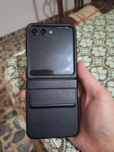 Celular Samsung Z Flip 5 de 512 GB