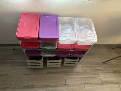 Zapatero y/u organizador con 4 filas y 12 cajas de plástico  