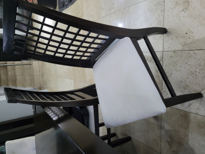 Comedor con 8 sillas y dos trincheros