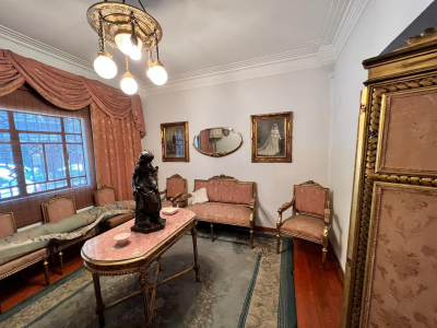 Juego de sala estilo Luis XVI en madera tallada y dorada finales del siglo XIX