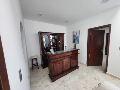 Cantina De Madera, Vitrina (poco uso)