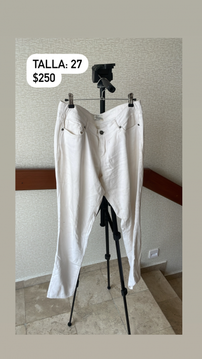Pantalones y jeans de mujer talla chica y mediana 