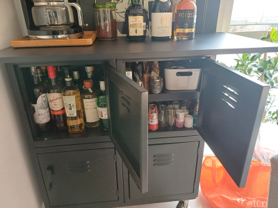 Mueble de bar o cafe
