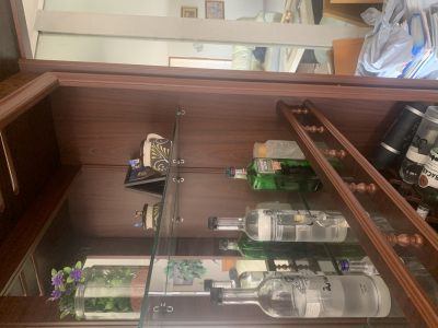 Cantina con bancos de lujo