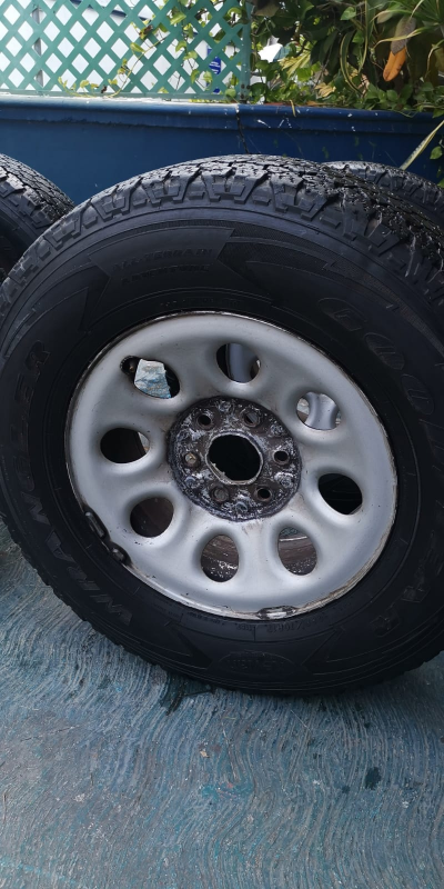 cuatro LLANTAS MED. 265/70R17