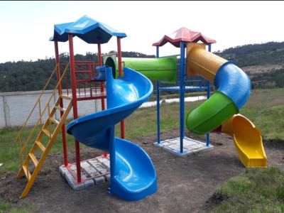 Juego infantil estación con doble torre 