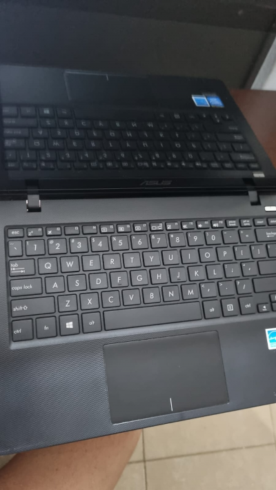 Asus X200 portátil de 27.9 cm