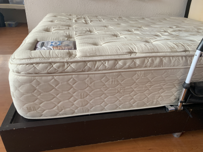 Recamara Queen size, con colchón marca sealy microthane foamy