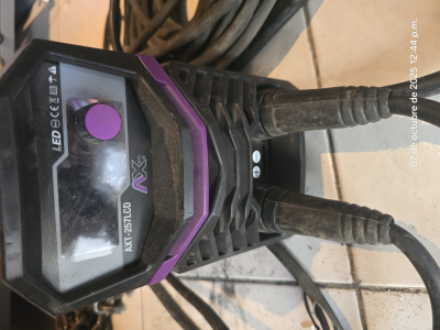 Maquina de soldar AXT 257LCD