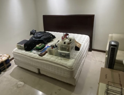 Cama King size con cabecera 