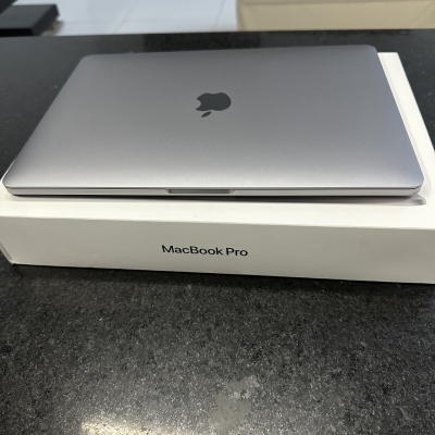 MacBook Pro 2020.Touch Bar.Touch Id.M1.16gb.512gb