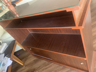 Cantina con bancos de lujo