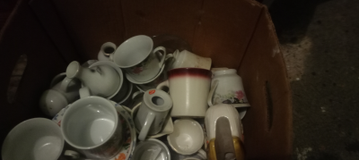 Tazas y platos 