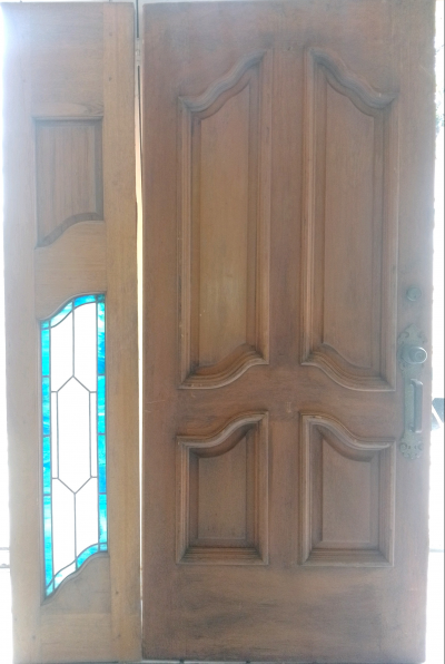  PUERTA RESIDENCIAL CON MARCO