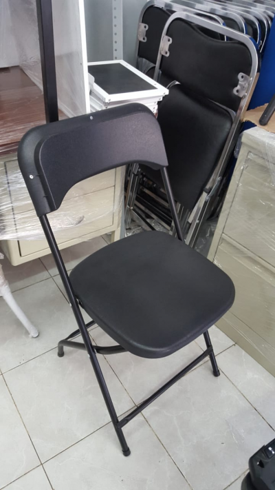 SILLA PLEGABLE DE PLASTICO REFORZADA TIPO SAMSONITE 