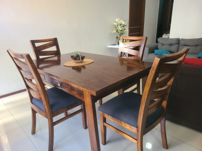 Comedor 4 sillas 