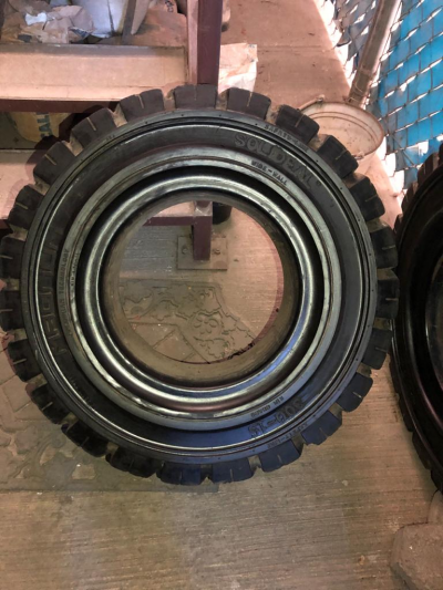 dos LLANTAS PARA MONTACARGAS, SOLIDEAL 300-15