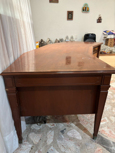 Escritorio Grande de Madera Clásico