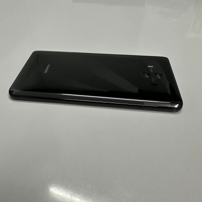 Huawei Mate 10. Camara Leica. 64gb. 4gb de ram. Negro. Lector de huella y de rostro. Libre