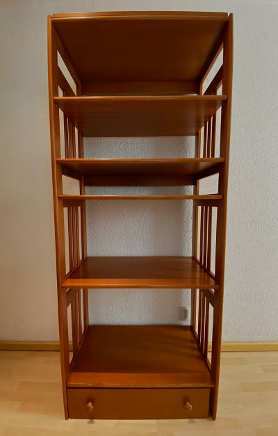 Libreros y un armarioor cocoa