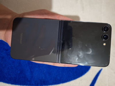 Celular Samsung Z Flip 5 de 512 GB