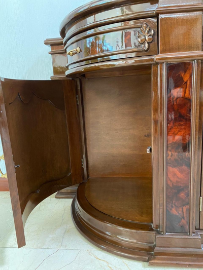 vendo sala, comedor, cristalero, bufetero, recamara y un espejo 