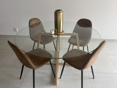 Mesa de comedor de cristal 140cm 6 comensales +4 sillas