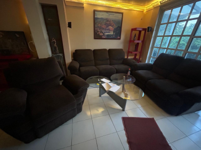 SALA  DE 3 PIEZAS COLOR CHOCOLATE - Usado